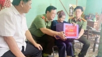 Thanh Hóa: Giám đốc Công an tỉnh tặng quà các gia đình thương binh, liệt sỹ