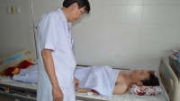 Cần Thơ: Cứu sống bệnh nhân bị dao đâm xuyên tủy trong đêm