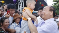 Thủ tướng tặng quà Trung thu cho trẻ em nghèo tỉnh Quảng Nam