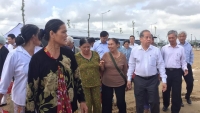 Chủ tịch tỉnh Thừa Thiên Huế tham quan nơi ở mới của các hộ bị giải tỏa