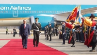 Thủ tướng Nguyễn Xuân Phúc đến sân bay quân sự Seoul, bắt đầu chuyến thăm chính thức Hàn Quốc