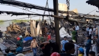 Cháy lớn thiêu rụi 12 căn nhà ở Cà Mau