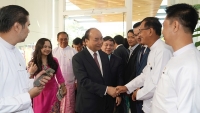 Thủ tướng thăm một số cơ sở đầu tư của doanh nghiệp Việt Nam tại Myanmar