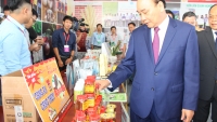 Thủ tướng Nguyễn Xuân Phúc dự Hội nghị Xúc tiến đầu tư Trà Vinh