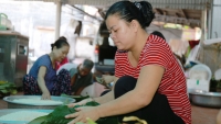 Tiêu điểm: Tết sớm ở 'làng bánh chưng' nổi tiếng nhất Hà Nội