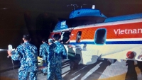 Hai ngư dân đảo Trường Sa, Sinh Tồn được đưa vào đất liền cấp cứu bằng trực thăng