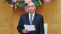 Thủ tướng Nguyễn Xuân Phúc: Triển khai gói hỗ trợ kịp thời, đến tận người bị thiệt hại