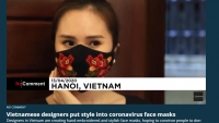 Báo chí quốc tế thú vị với cách làm đẹp khẩu trang thời Covid-19 của người Việt