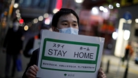 Cách ly xã hội giúp 400.000 người Nhật Bản thoát khỏi lưỡi hái tử thần