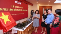Bàn giao hiện vật truyền thống trưng bày tại Bảo tàng báo chí Việt Nam