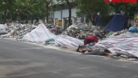 Quận Nam Từ Liêm (Hà Nội): Kinh hãi bãi rác khổng lồ lấn chiếm đường dân sinh