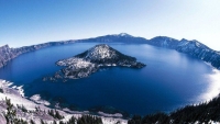 Hồ nước trên miệng núi lửa xanh và sạch nhất thế giới