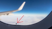 Lỗ thở trên cửa sổ khiến máy bay không thể nổ tung