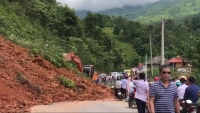 Điện Biên: Hàng nghìn mét khối đất sạt lở xuống QL279