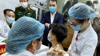 Cận cảnh tiêm thử nghiệm vaccine COVID-19 đầu tiên tại Việt Nam