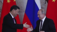 Nga, Trung Quốc tăng tốc “khử” đồng USD