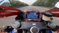 Xác định tài xế phóng môtô với tốc độ 299 km/h trên đại lộ Thăng Long