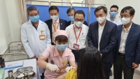 Việt Nam có gần 16.000 người đã tiêm vắc xin Covid-19