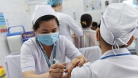 TP. HCM: Bắt đầu tiêm vắc xin Covid-19 cho 8.000 nhân viên chống dịch