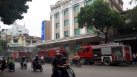 Hà Nội: Ôtô bốc cháy tại tầng hầm Tràng Tiền Plaza