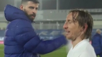 Luka Modric mỉa mai Pique sau trận đấu El Clasico