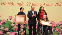Chủ tịch nước Nguyễn Xuân Phúc trao tặng danh hiệu cao quý cho các nhà khoa học VUSTA