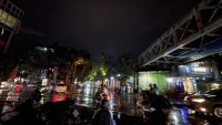 Hà Nội: Nhiều tuyến phố ngập nặng vì mưa lớn