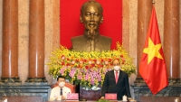 Chủ tịch nước Nguyễn Xuân Phúc: Xây dựng hệ thống chính trị vững mạnh để đồng bào an tâm theo Đảng, theo cách mạng