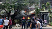 An Giang: Bình gas phát nổ, 3 căn nhà ở TP. Long Xuyên bị thiêu rụi