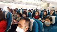 Nghệ An: Tìm hành khách đi chung chuyến bay với 2 vợ chồng mắc Covid-19 ở Hà Tĩnh