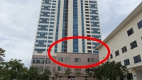 Một cán bộ phòng điện lực rơi từ tầng 17 khách sạn ở Quảng Nam