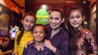 Showbiz Việt và câu chuyện phía sau việc nhận con nuôi