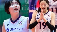 Đội bóng chuyền Hàn Quốc gạch tên chị em Lee vì áp lực dư luận