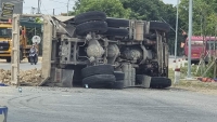Thanh Hoá: Hai xe tải tông nhau trên quốc lộ