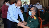 Chủ tịch nước Nguyễn Xuân Phúc thăm, tặng quà thương binh, Mẹ Việt Nam Anh hùng tỉnh Hà Nam