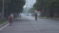 Hà Nội: Vẫn còn tình trạng người dân đi tập thể dục buổi sáng trong thời gian giãn cách xã hội