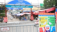 Hà Nội: 300 tiểu thương bán hải sản chợ Long Biên âm tính với SARS-CoV-2
