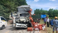 Hà Tĩnh: Xe tải tông trực diện với xe đầu kéo, 1 tài xế tử vong tại chỗ