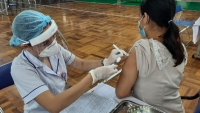 TP.HCM: Quận đầu tiên hoàn thành tiêm vắc xin ngừa COVID-19 cho người dân