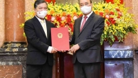 Chủ tịch nước Nguyễn Xuân Phúc bổ nhiệm Đại sứ Việt Nam tại Campuchia