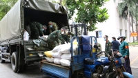 Bộ Tư lệnh Vùng 1 trao tặng 20 tấn gạo cho người dân TP. HCM