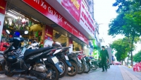 Hà Nội: Cửa hàng sửa chữa xe máy tất bật sau hai tháng ngừng hoạt động