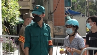 Hà Nội: Lực lượng chức năng ra quân xử lý tình trạng xếp hàng dài mua bánh trung thu ở “vùng xanh”
