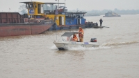Hà Nội: Xử lý nhiều tàu khai thác cát trái phép trên sông Hồng