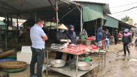 Hà Nội: Chợ dân sinh đa dạng mặt hàng phục vụ người dân trong ngày đầu thực hiện cách ly toàn xã hội