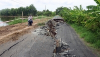 Kiên Giang: Tỉnh lộ 965 sụt lún nghiêm trọng, giao thông ách tắc
