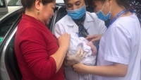 Hà Nội: Không kịp đến bệnh viện, sản phụ sinh con ngay trên taxi