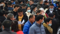 Tỷ lệ thất nghiệp tăng cao, lao động trẻ Trung Quốc chật vật tìm việc làm