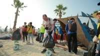 30 phút thu về hơn 300kg rác trên bãi biển Bãi Cháy