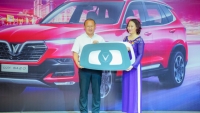VinFast tặng xe Lux SA2.0 phiên bản cao cấp cho HLV Park Hang-seo